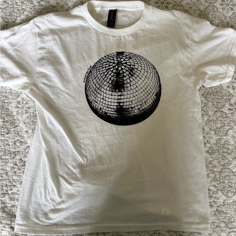 NWOT Graphic Tee - In Print We Trust